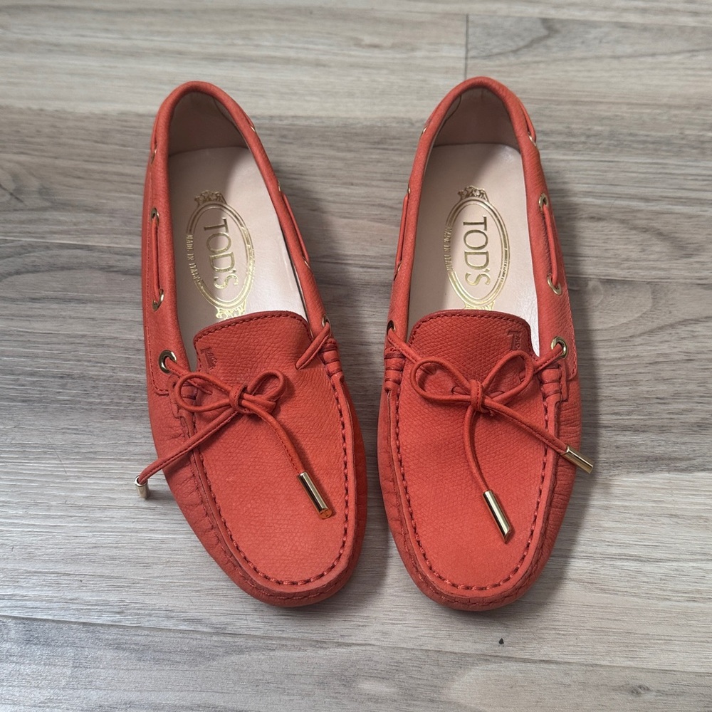 Tod’s Gommino Suede Loafers red Size 34 - Picture 2 of 11